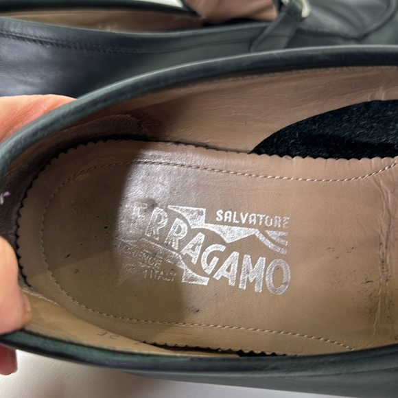 Salvatore Ferragamo Men's Black Leather Loafer Shoe - Picture 8 of 12